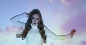 Lina Kuduzović from the music video of 'Man Like U'